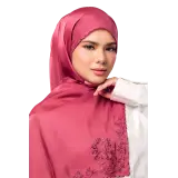 Sulam Juita Shiny Crinkle Satin Chiffon Scarf in Maroon Menawan