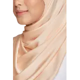 Nour Satin Silk in Peach