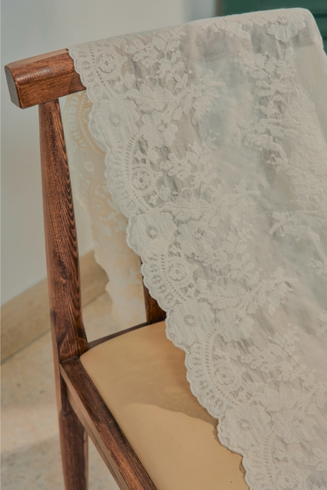 Dang Puspa Selendang Cotton Lace in Cream Polos