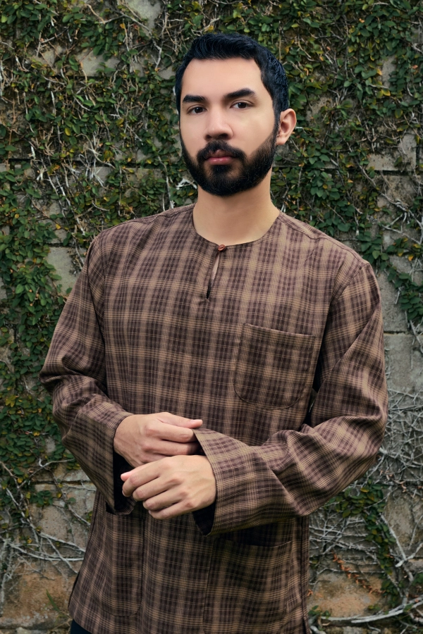 Kurta Jentayu Teluk Belanga in Brown