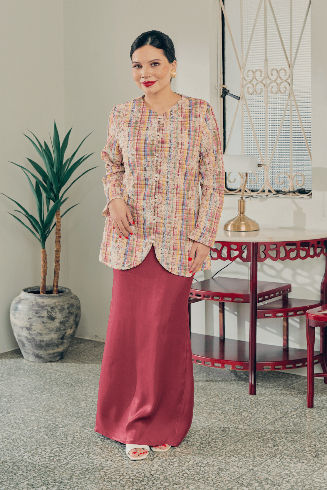 Kurung Nona Set in Anggerek Red