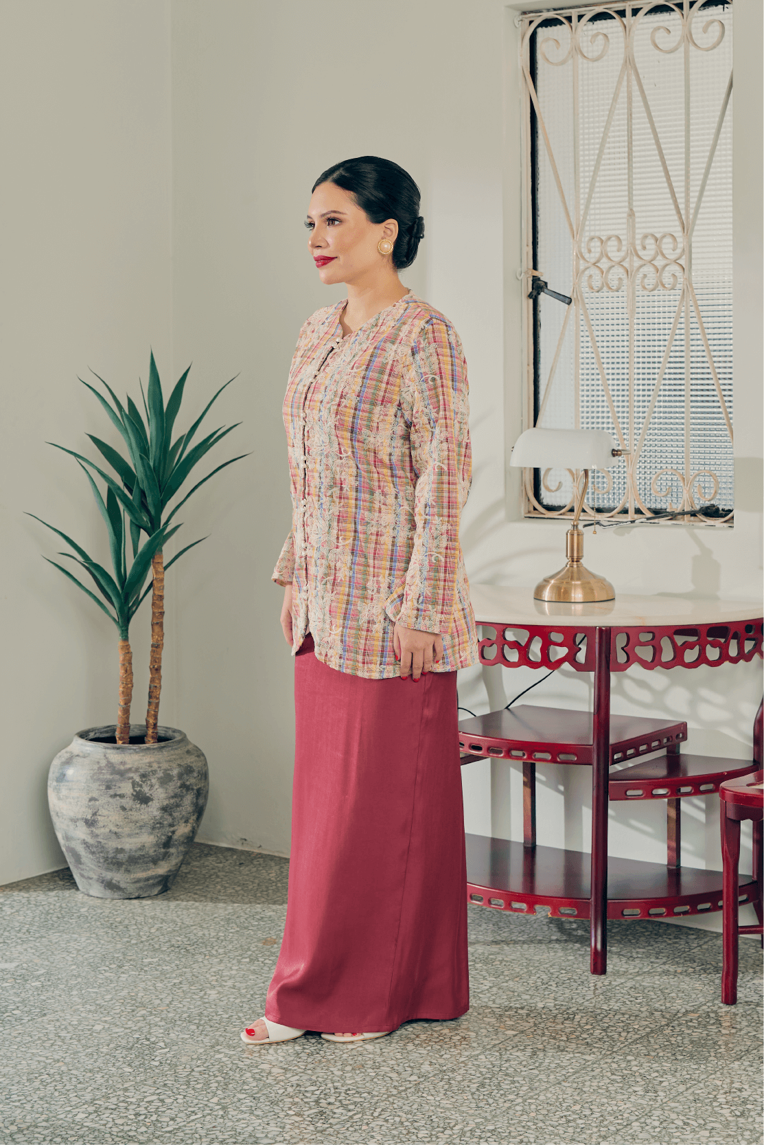 Kurung Nona Set in Anggerek Red