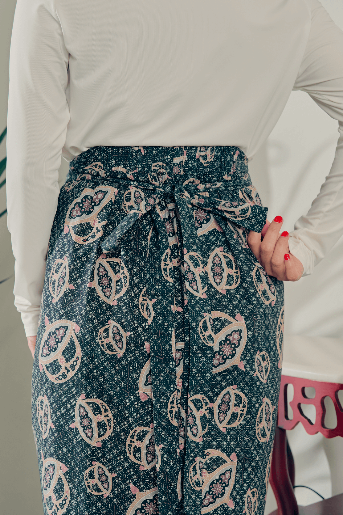 Wulan Pareo Skirt in Kelam Black