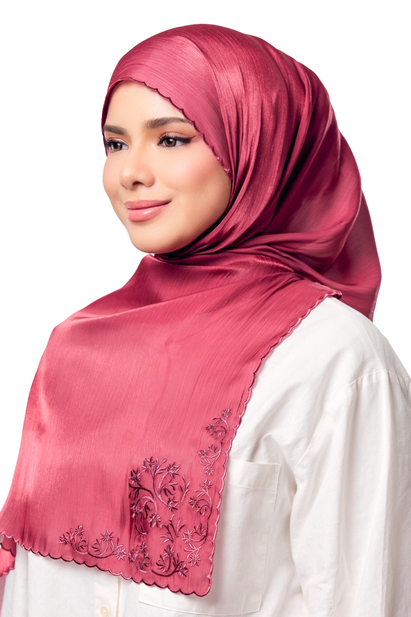 Sulam Juita Shiny Crinkle Satin Chiffon Scarf in Maroon Menawan