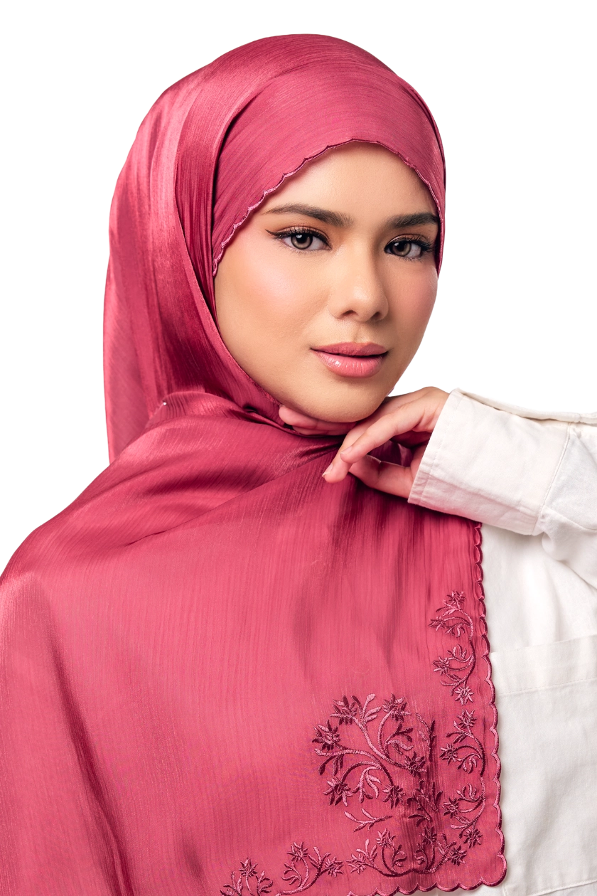 Sulam Juita Shiny Crinkle Satin Chiffon Scarf in Maroon Menawan