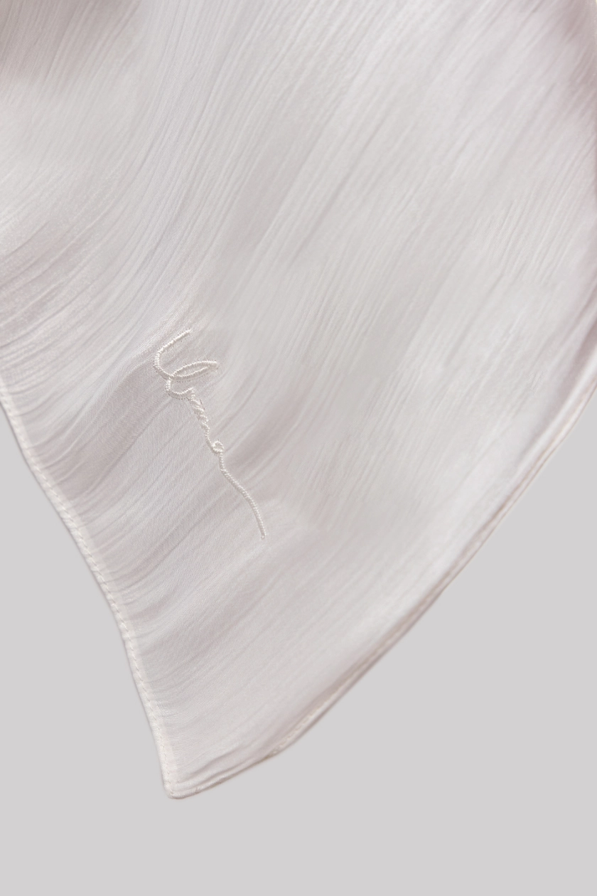 Sulam Juita Shiny Crinkle Satin Chiffon Scarf in White Kirana