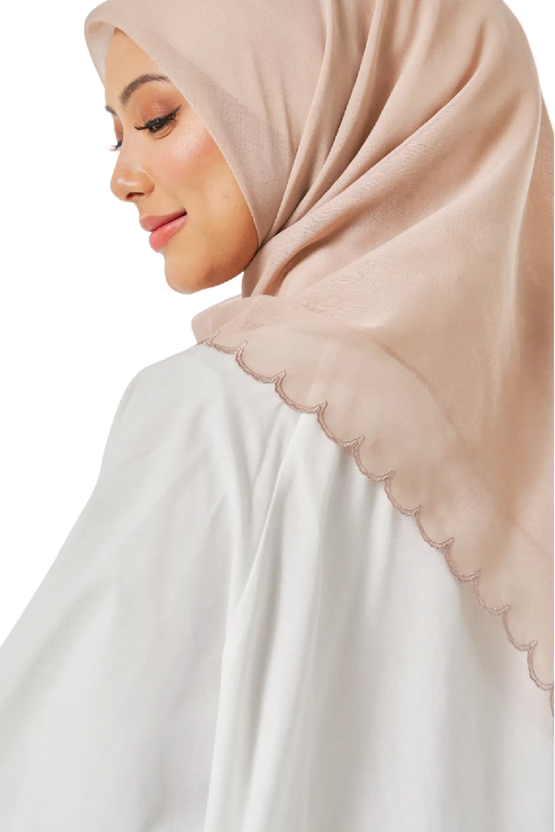 Sulam Cempaka Square in Doeskin Beige
