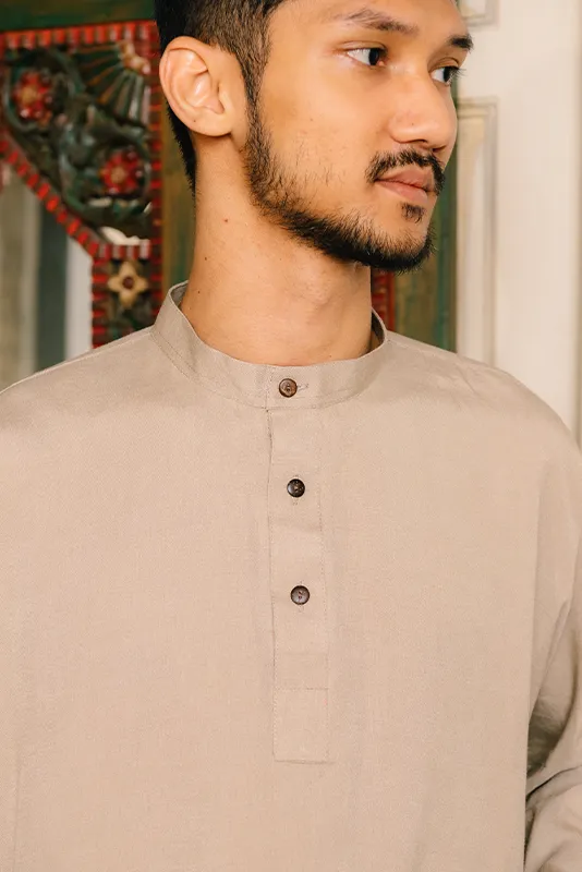Kurta Yee Sang in Beige