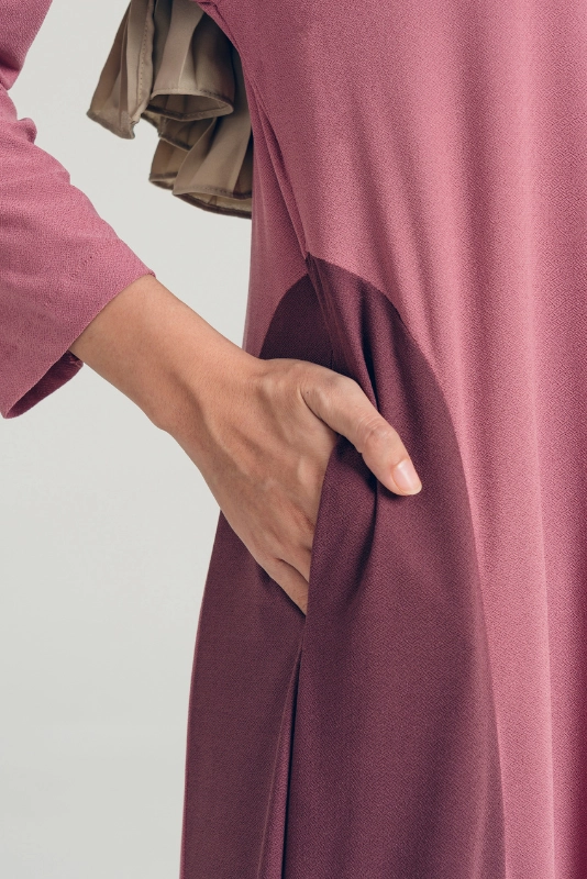 Wadya Jubah Dress in Pink
