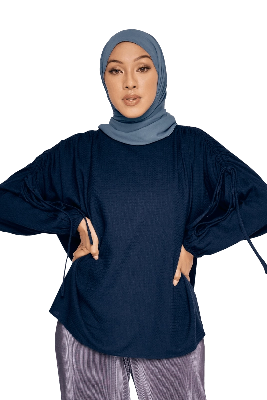 Betty Top in Navy