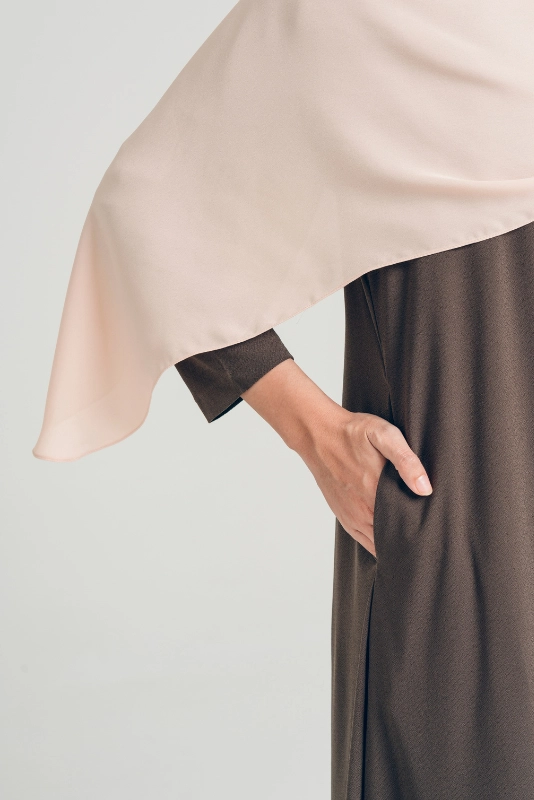 Nuha Jubah Dress in Brown