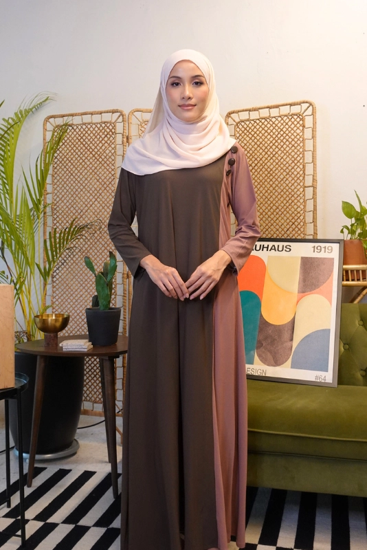 Nuha Jubah Dress in Brown