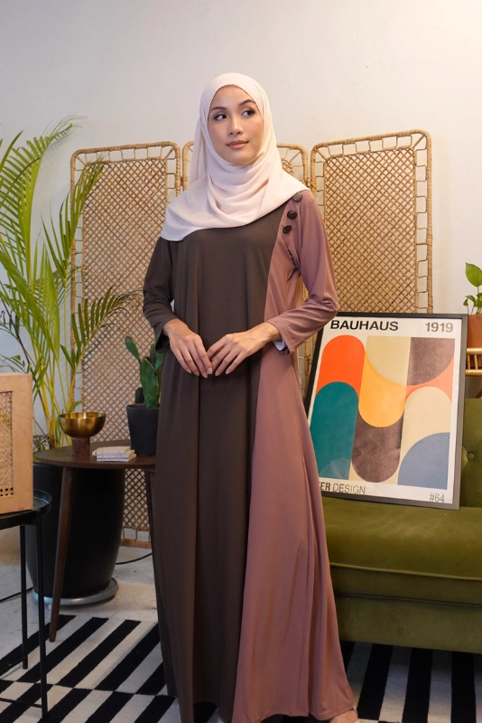 Nuha Jubah Dress in Brown
